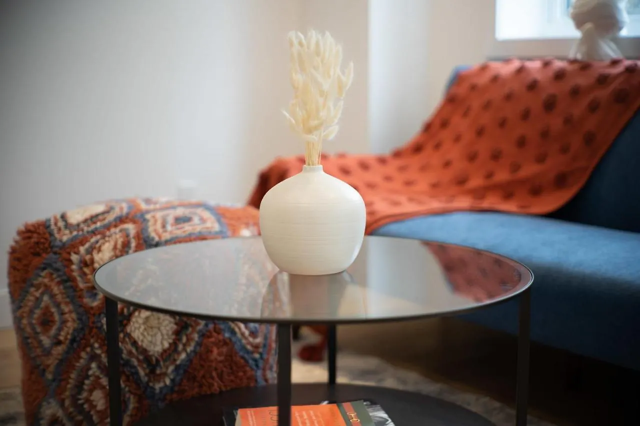 Apartment Tranquil 1Br Near Metro - Your Downtown Haven Montreal