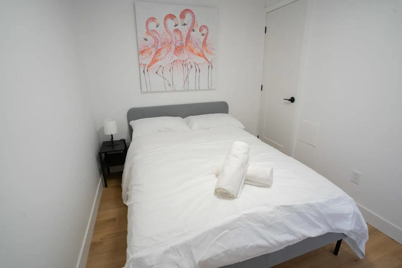 Tranquil 1Br Near Metro - Your Downtown Haven Montreal Apartment