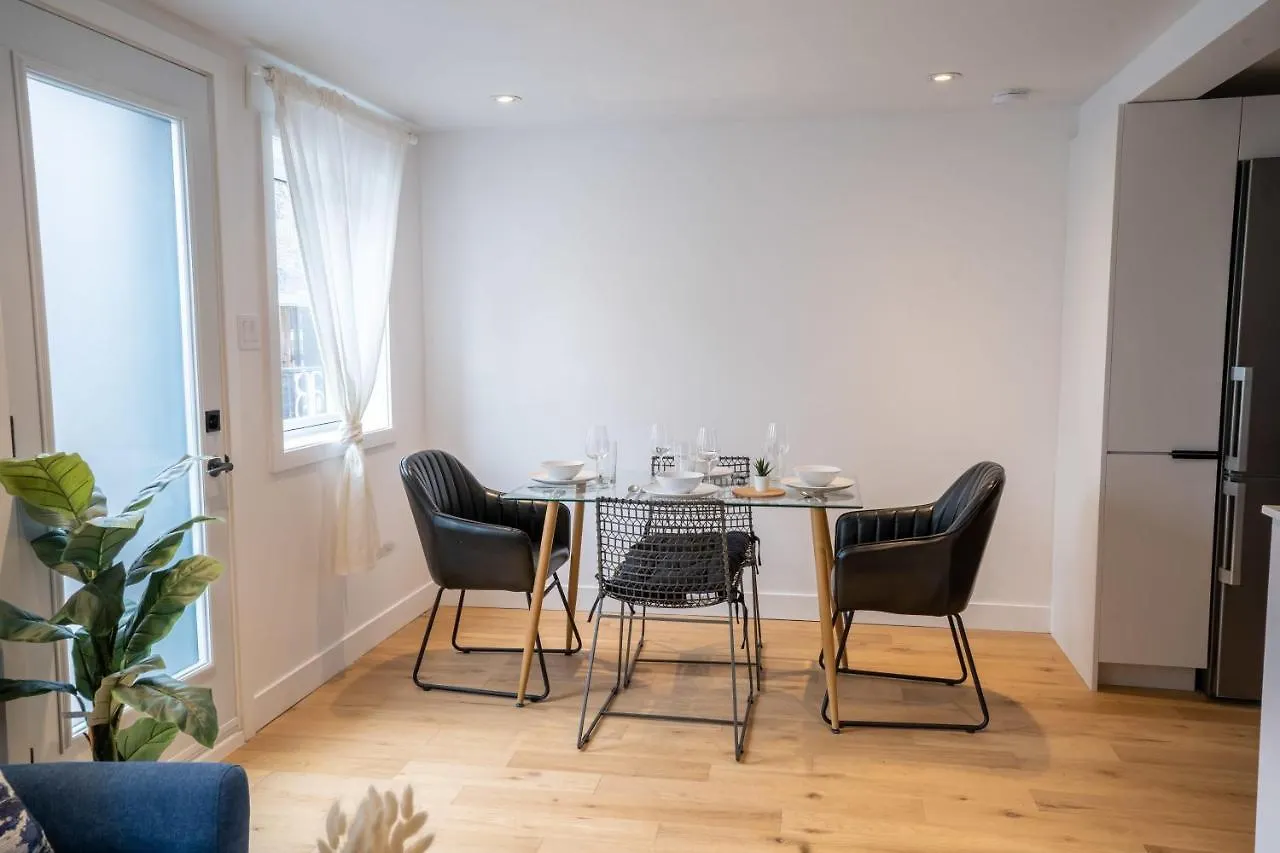 Tranquil 1Br Near Metro - Your Downtown Haven Montreal Apartment