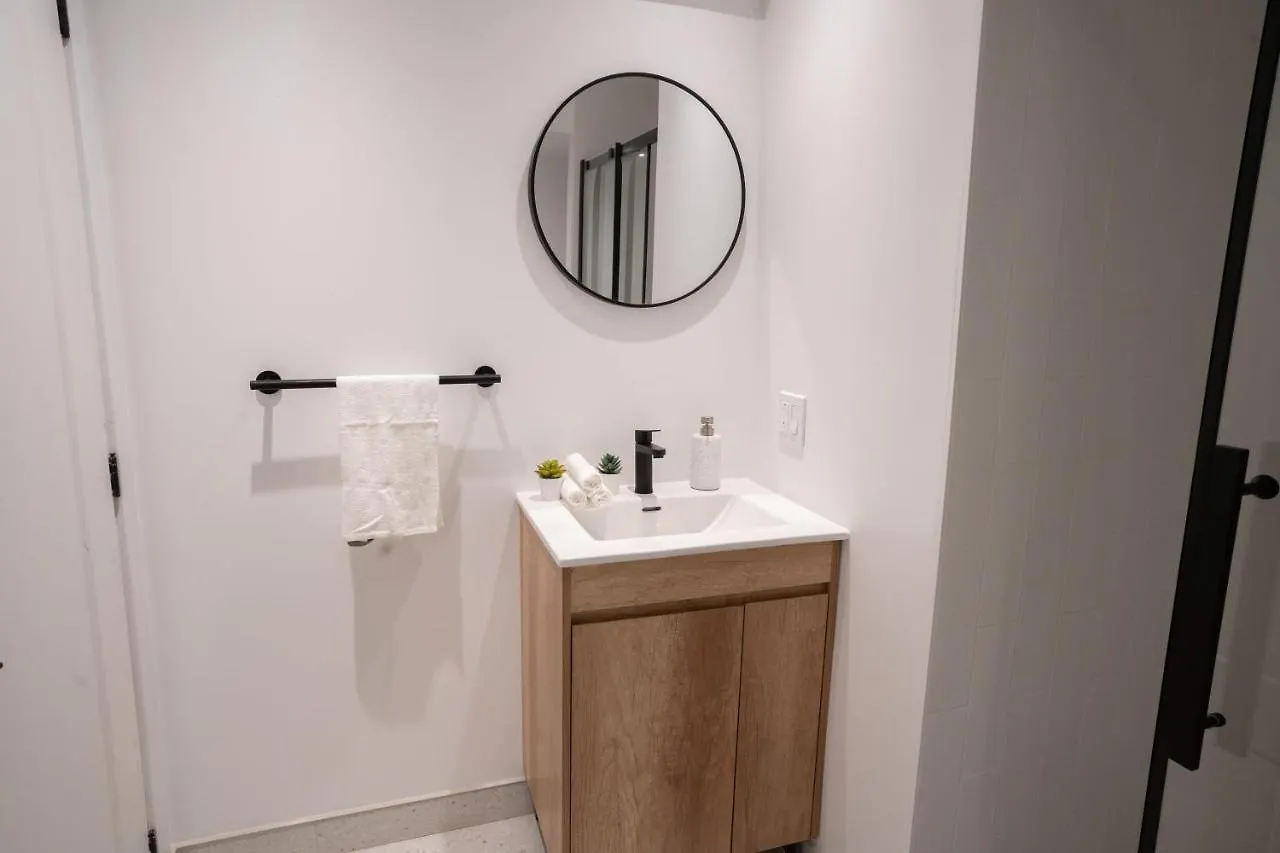 Apartment Tranquil 1Br Near Metro - Your Downtown Haven Montreal