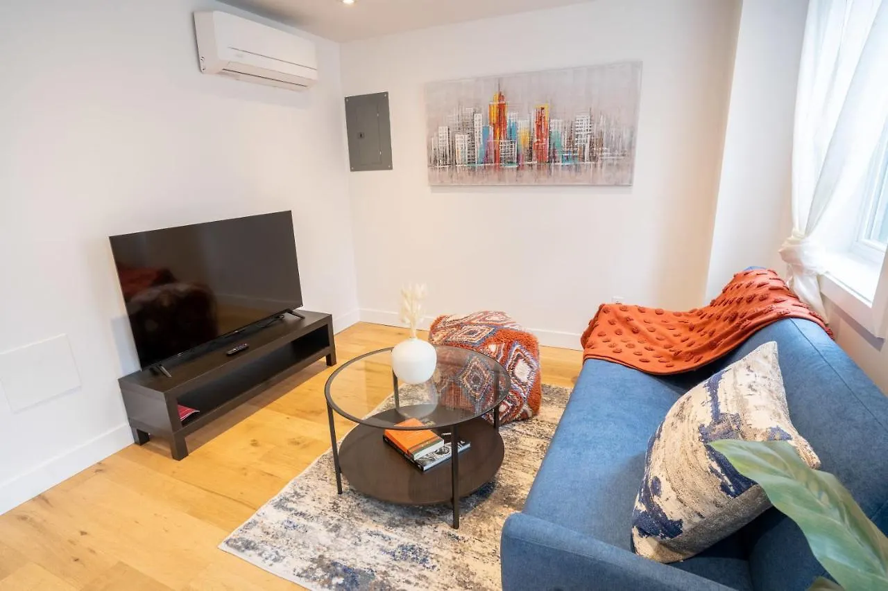 Tranquil 1Br Near Metro - Your Downtown Haven Montreal